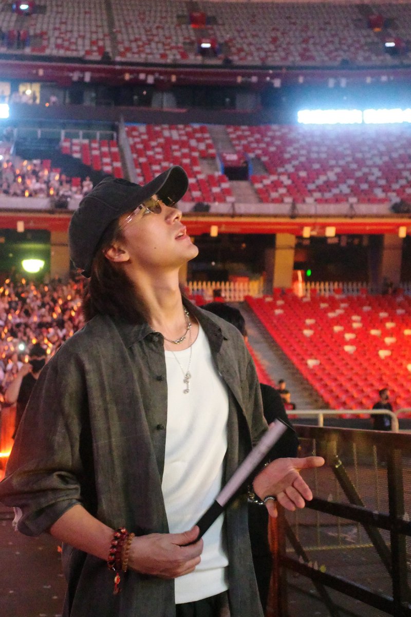 Frozenlemon00's tweet photo. 260531 츠샤 웨이보
사정봉 배우(Nicholas Tse Ting-fung)의 콘서트에 간 츠샤
—
펑형(锋味)의 콘서트 보러 왔는데, 
정말 뜨거웠다🆒😎🤜🤛

©https://t.co/K4svBgDfBp
#此沙 #츠샤 #CiSha #ツーシャー https://t.co/PUuR0gpXG1
