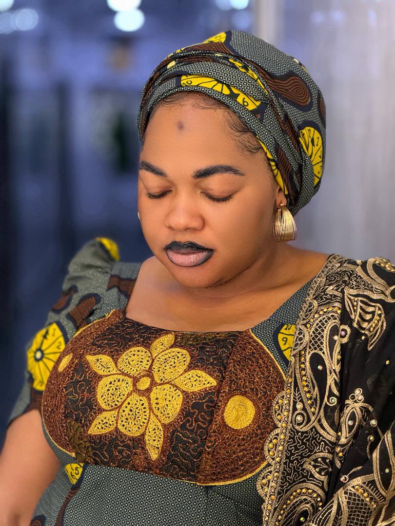 Hassypinky's tweet photo. Your favourite Igala Girl 💛 https://t.co/ICCm52lCHC