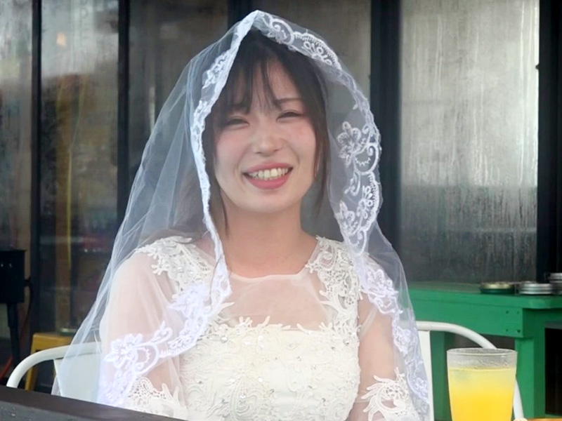 OLSmanager's tweet photo. 今年も早いもので、もう６月・・・。「ジューンブライド」に憧れる女性も多いようですね！今月は、初の「ウェッディングドレス・ウェット作品」のリリースも予定しております。 https://t.co/crf0OidHqt