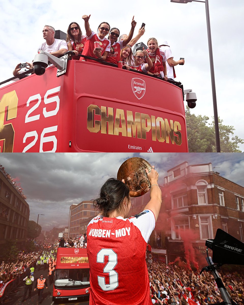 ESPNDeportes's tweet photo. Hoy Londres se pintó de rojo. 🔥

El desfile de Arsenal con la Premier League y el Arsenal femenil con la Copa de Campeones Femenina de la FIFA. 🤩🏆 https://t.co/f4fg1hZTnq