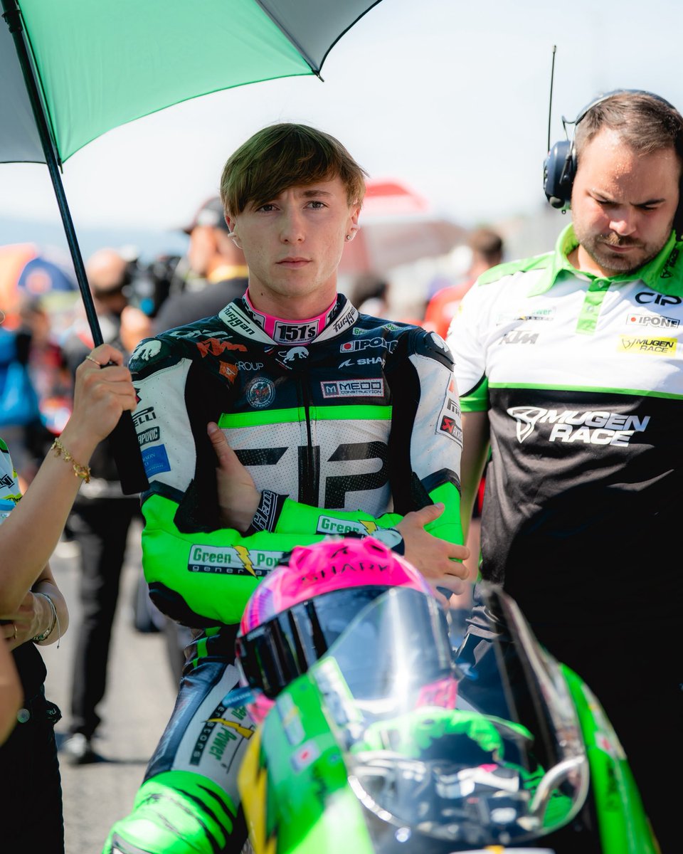 CIPMOTO's tweet photo. Shots from today's fight🥊

📷 @hawk_media_services 

#Moto3 #CIPGreenPower https://t.co/F7xGIo9unY