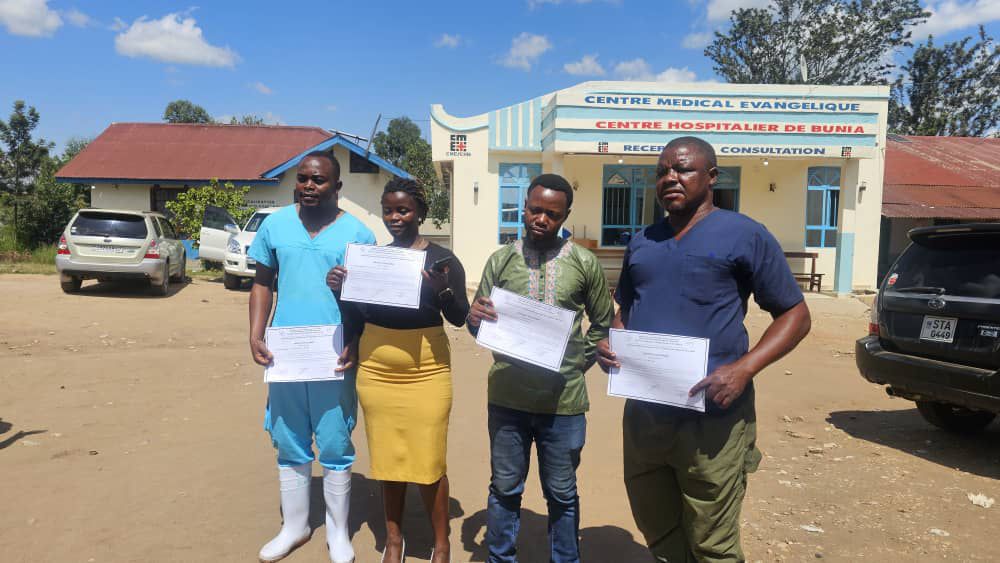 AfricaCDC's tweet photo. Four frontline health workers affected by Ebola in Ituri have been declared fully recovered and received their discharge certificates.

A powerful moment for the response teams and communities working to stop transmission and save lives.

Africa CDC stands with DRC, @Insprdc, @WHO and partners in the Ebola response.

#EbolaResponse #DRC #Ituri