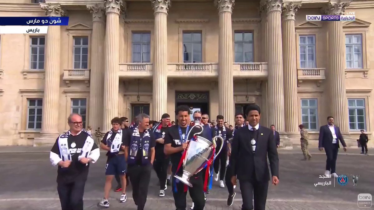 باريس سان جيرمان يحتفل بلقب دوري أبطال أوروبا مع جماهيره في شامب دو مارس 