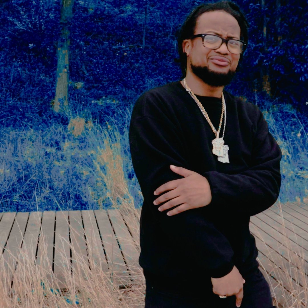 SmookDeville's tweet photo. New video “I’m The Prize” out now. 💎  “You’re the Prize, don’t ever settle for less.” #ImThePrize 
https://t.co/QCFoCCP6se https://t.co/MMA15v3xIn