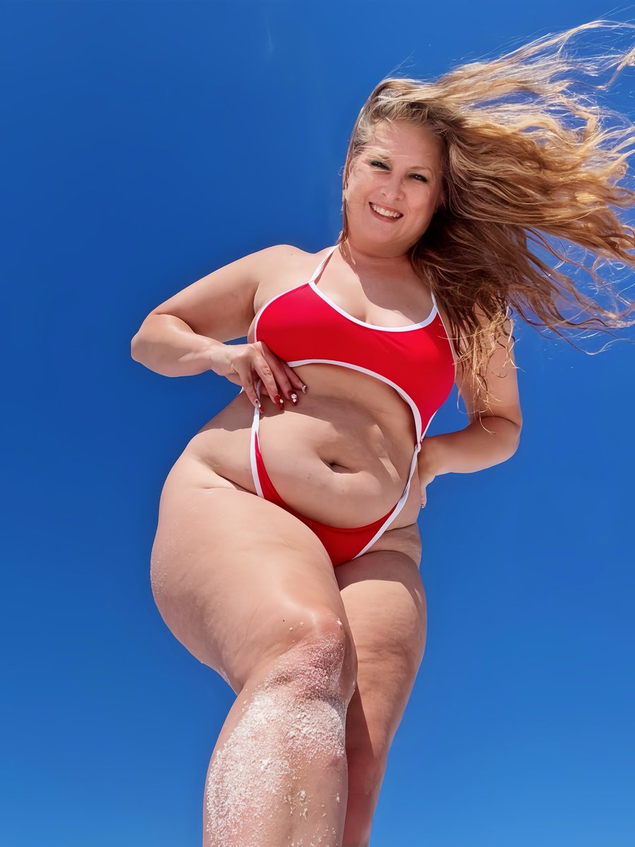 brandybellsOF's tweet photo. Thick thighs high in the sky #beachday #bikini #naturalblonde #usa https://t.co/9xeEzJPPLw