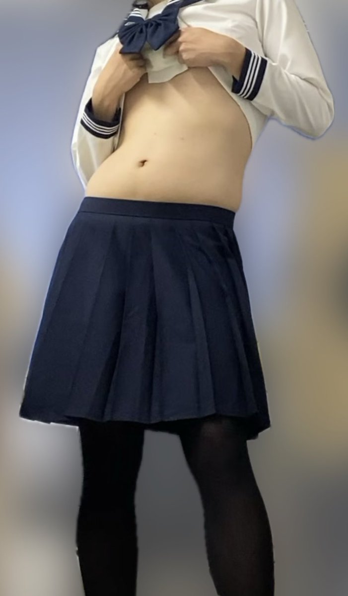 inukausab's tweet photo. 写真注意⚠️

スカートにお肉が乗るの興奮しすぎてめっちゃシコれる https://t.co/CRFiO7YhP9