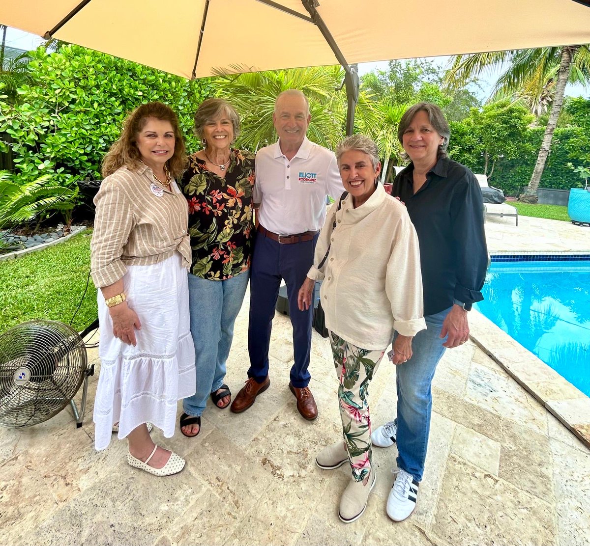 ERodforCongress's tweet photo. 🇺🇸 Thank you to our incredible hosts, Rick and Bibi Ibarria, for their generous support of our campaign and for bringing together friends and neighbors committed to a better future for our community. https://t.co/dlcPZDPb1s