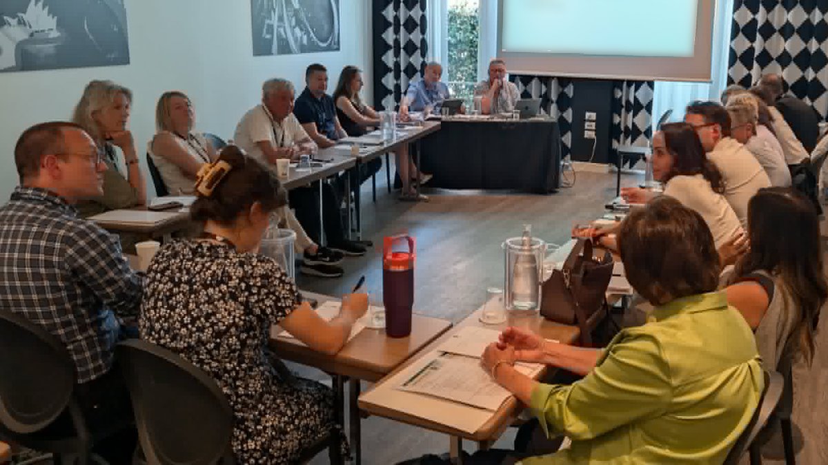IPFDogs's tweet photo. All 6th IDHW participants began the day together for plenary sessions before moving into breakout groups for their chosen themes after lunch. We'll reconvene for our Gala Dinner and award presentations shortly! #6thIDHW #doghealth #dogbreeding #dogbreeds #kennelclubs #breedclubs https://t.co/jycNITpn8u
