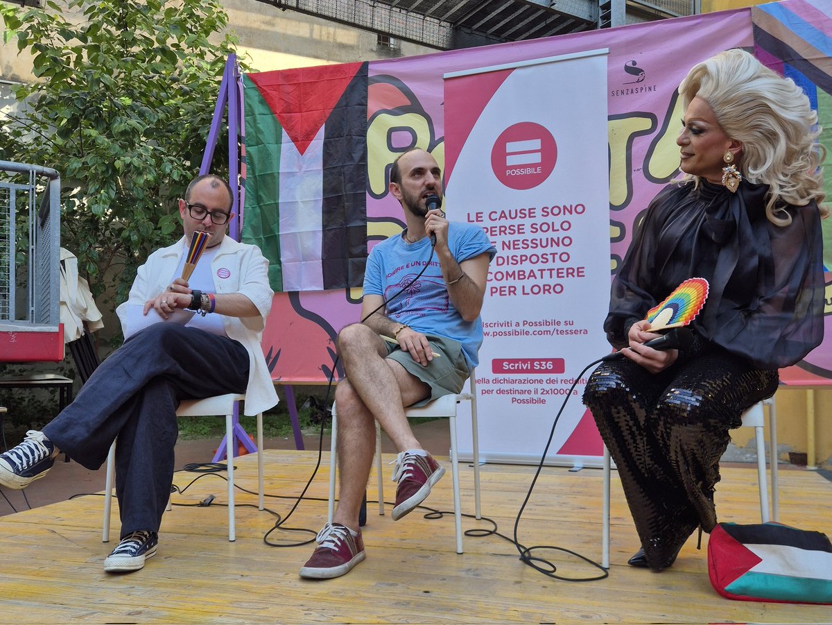 PossibileIt's tweet photo. Delle persone che ospitiamo nella nostra casa rifugio molte non sono italiane. Come persone trans, non binary, questioning viviamo una doppia discriminazione. La discriminazione diventa tripla, se abbiamo background migratorio. Andrea Ruggeri #GruppoTrans #Dragtivism https://t.co/xzFPe29SFu