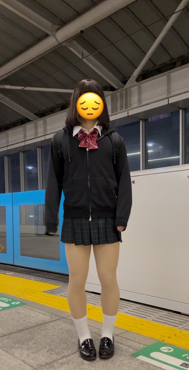 40624m's tweet photo. 制服にはやっぱり白ソックス
#女装 #バイ #男の娘 #女装・男の娘 https://t.co/612RJQCNp1