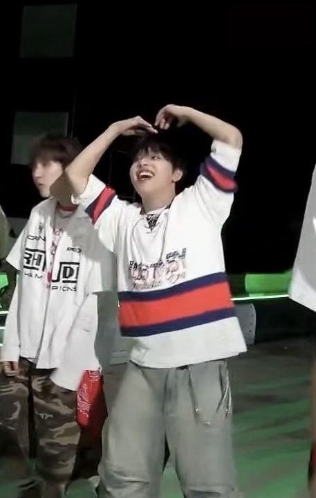 donghwalol's tweet photo. ˚₊ ⋅ Posting pictures of Amaru until he comes back: Day 225 ₊ https://t.co/m0NlgeoW8q
