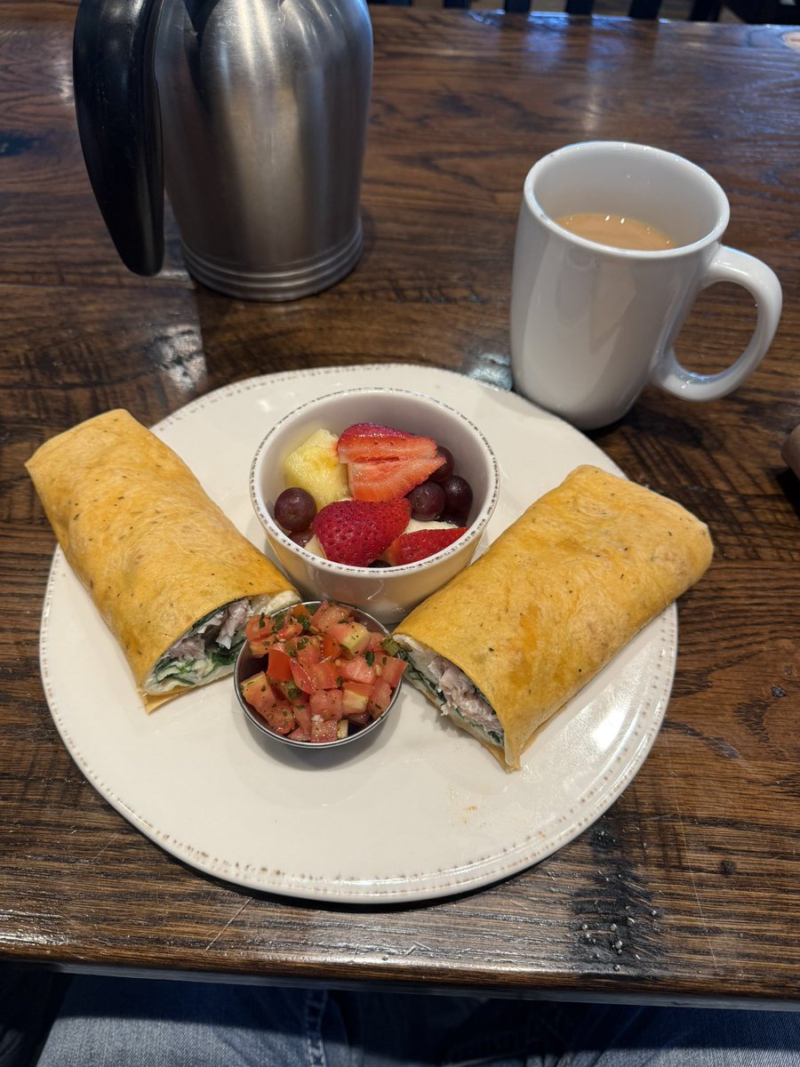 ang4lyss's tweet photo. breakfast!! 500 cal :3 https://t.co/9PI1ww10Lk