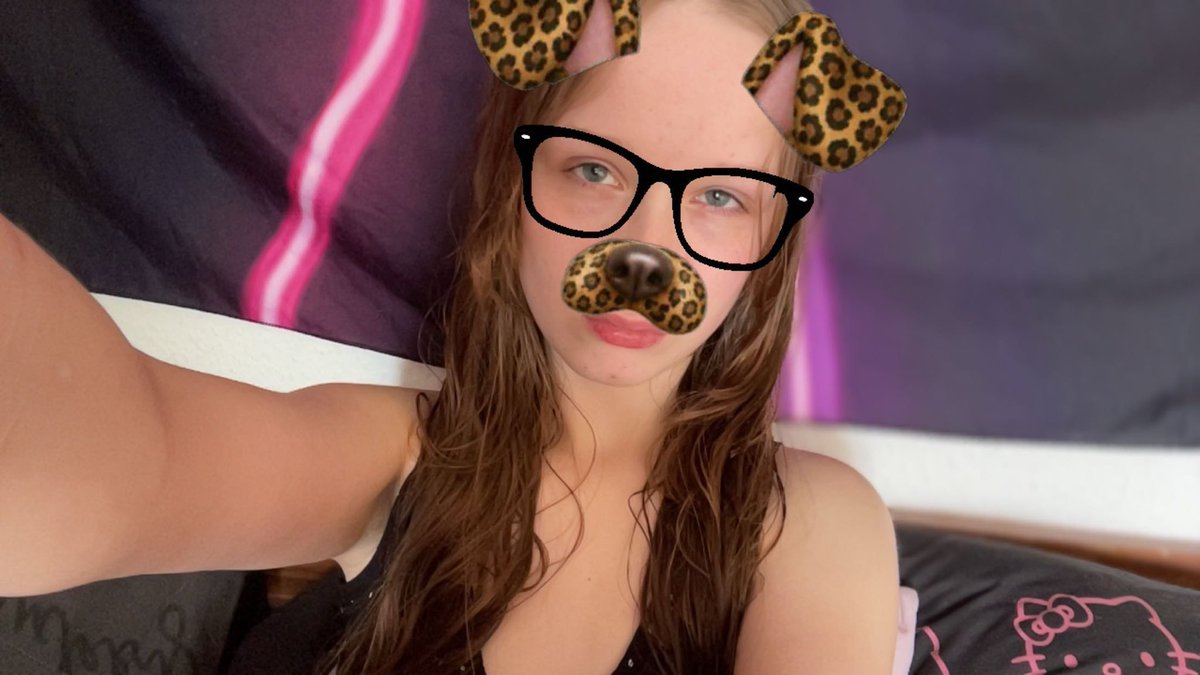 Mia 18y. ‼️IF MAIN IS DOWN‼️ tweet media