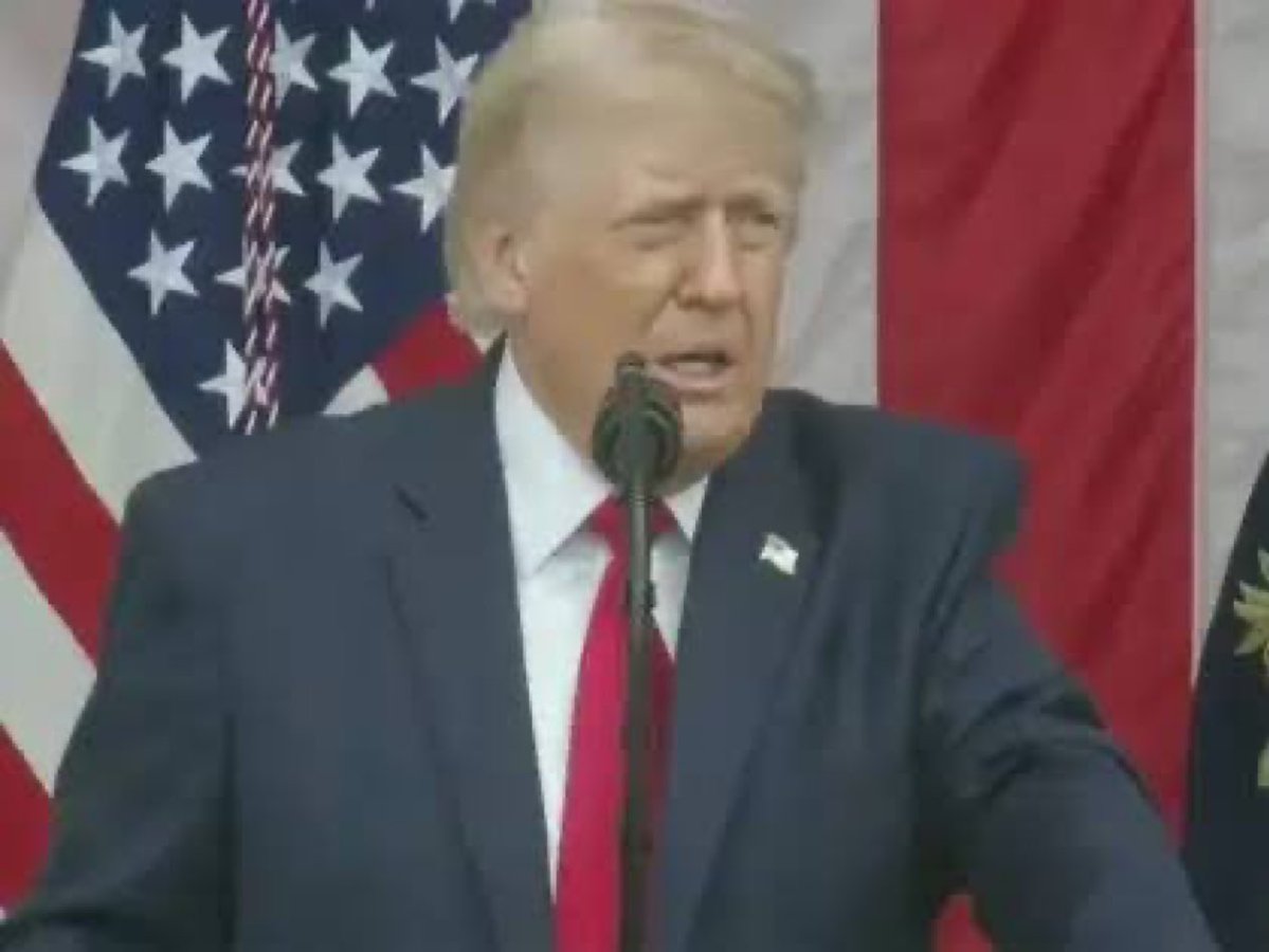 0ivankaTrump1's tweet photo. How would you describe Trump’s leadership style ?

Powerful
Result-Oriented
Confident
Average https://t.co/r13zySFrX6