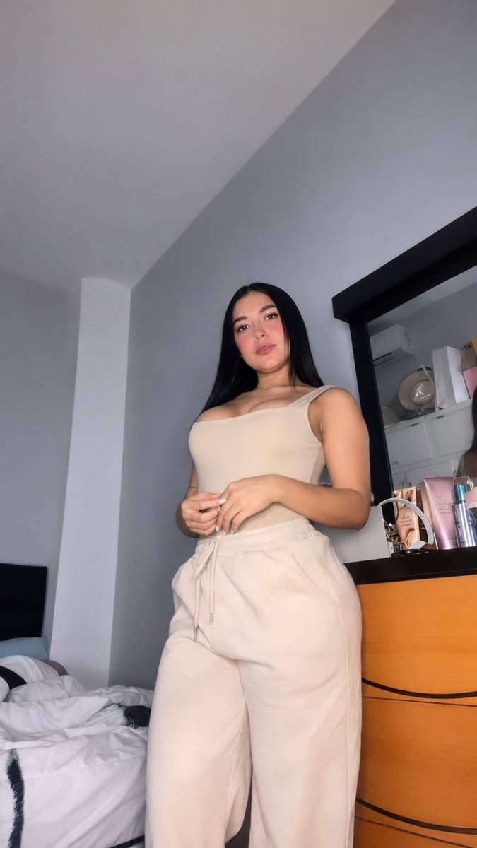 nathaly tweet media