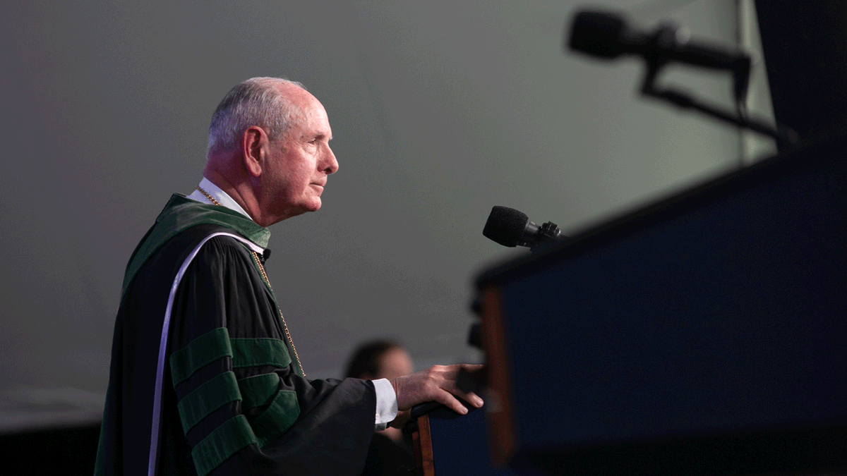 UMassChan's tweet photo. “AI will have an enormous impact on the future of nursing, science and medicine. But there is nothing artificial about inspired altruism. ... IA defines humanity and promotes and enhances the human condition." - @UMassChan Chancellor Michael F. Collins to #UMassChan2026

@UMass https://t.co/4vX0wMVGRF
