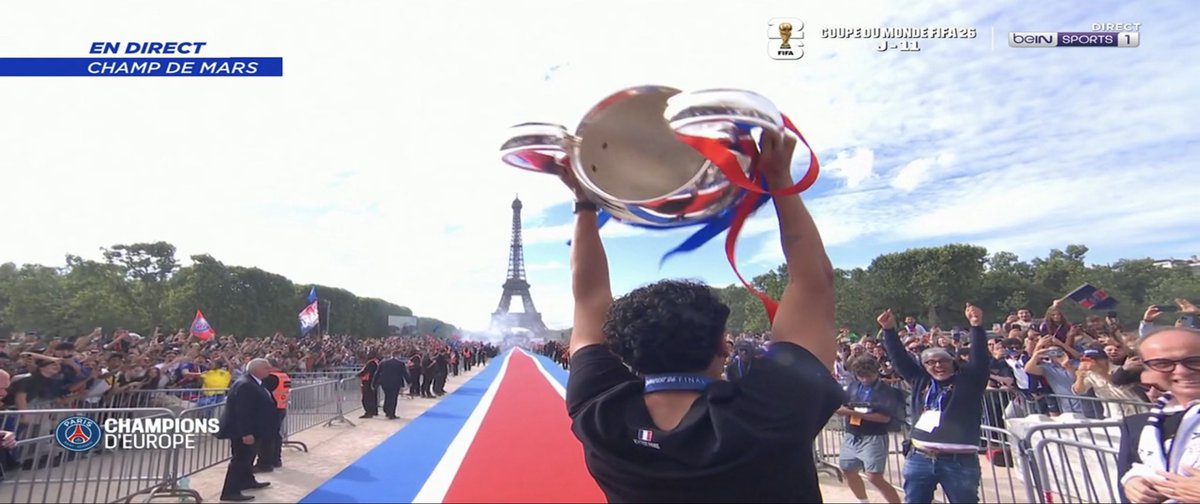 VACAD6's tweet photo. #PSG merci walah #champi̇onsleague #backtoback https://t.co/AXus11Z17b