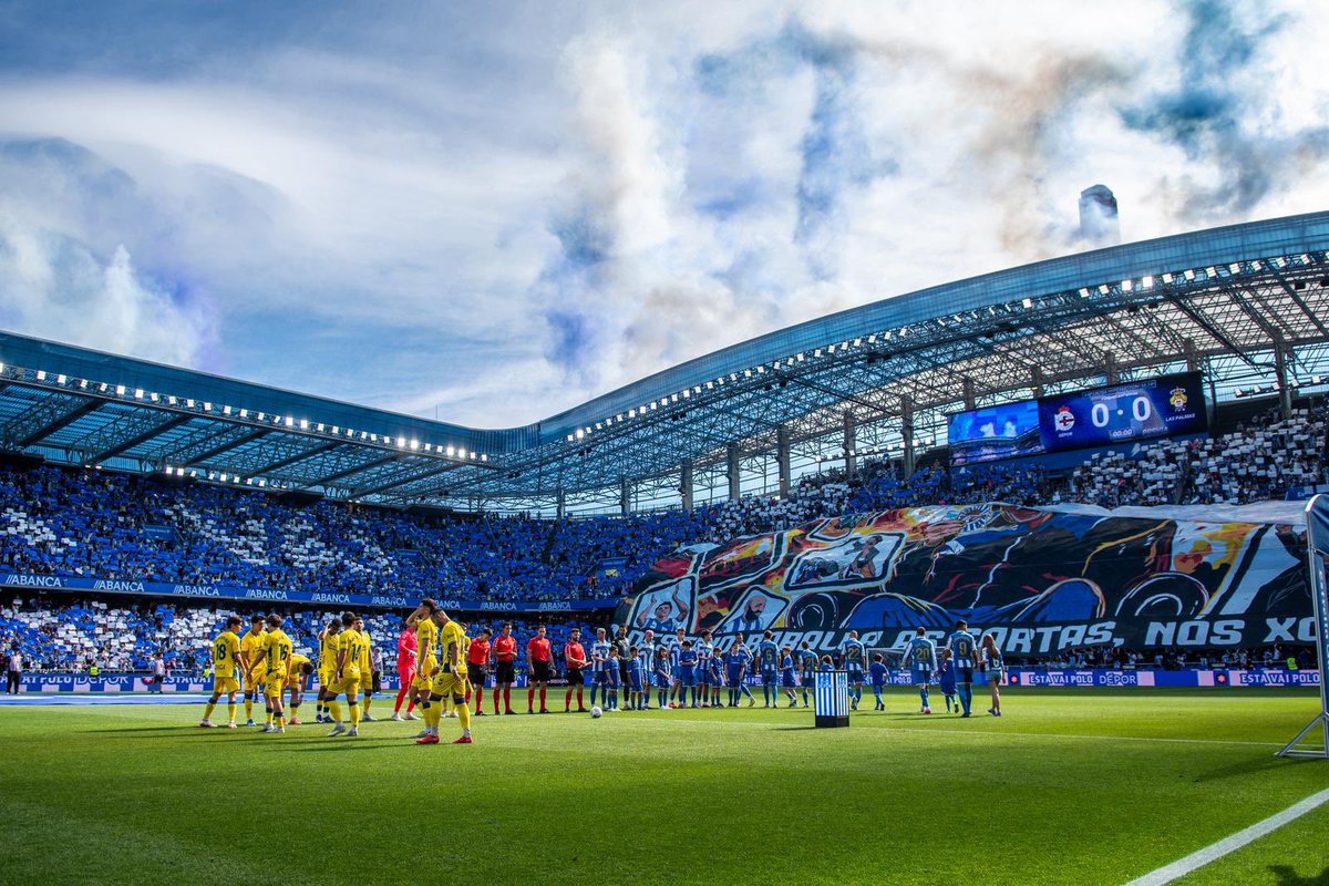 Depor_VAVEL's tweet photo. “O destino baralla as cartas, nós xogámolas.”

Riazor decide cómo jugarlas. 🎴💙
Qué barbaridad de tifo han preparado los Riazor Blues. Piel de gallina en cada rincón del estadio.

@RB1987Oficial https://t.co/iCSTkPHLU8