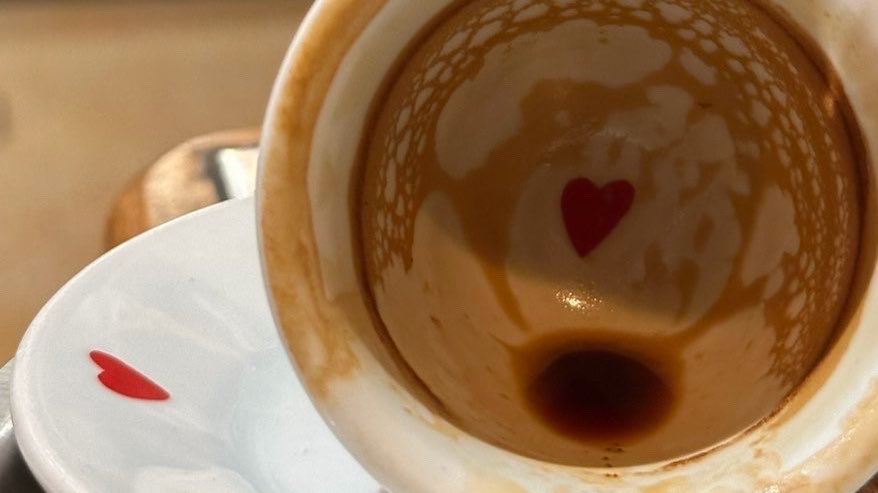 ii29ax_'s tweet photo. لاتاخذ أوصافي من اللي وصفني
لاتصير كالدربيل كلً يوزّنك

برق شوي وشوف روحك وشفني
لا حد يزيني ولا احدٍ يزينك

أنا لاني جيت كلن عرفني
وانت تجي وتروح محد درى عنك .. https://t.co/YWvetxxXUJ