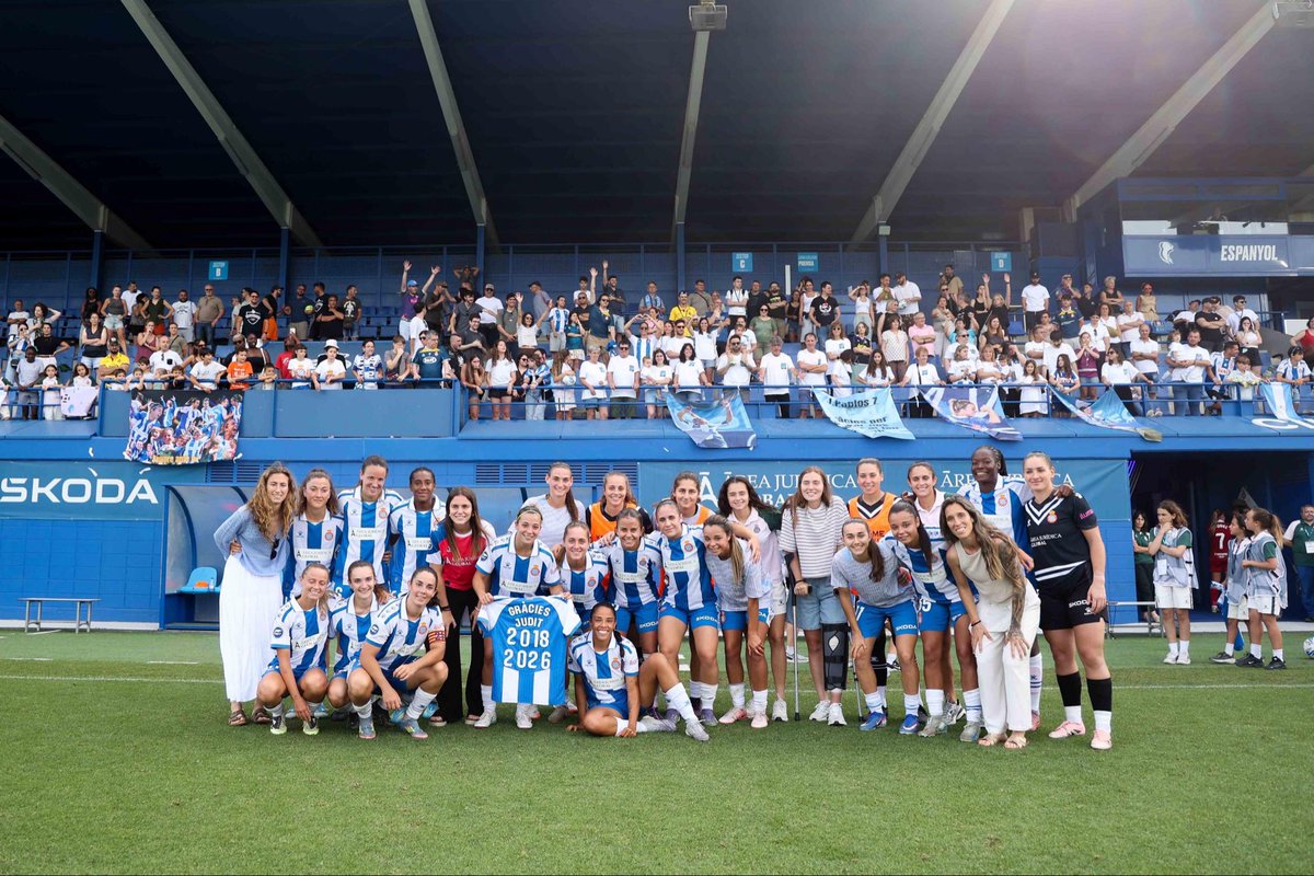 RCDEFemeni's tweet photo. Gràcies, Judit! 🤍💙 https://t.co/mCnXHiZwMC
