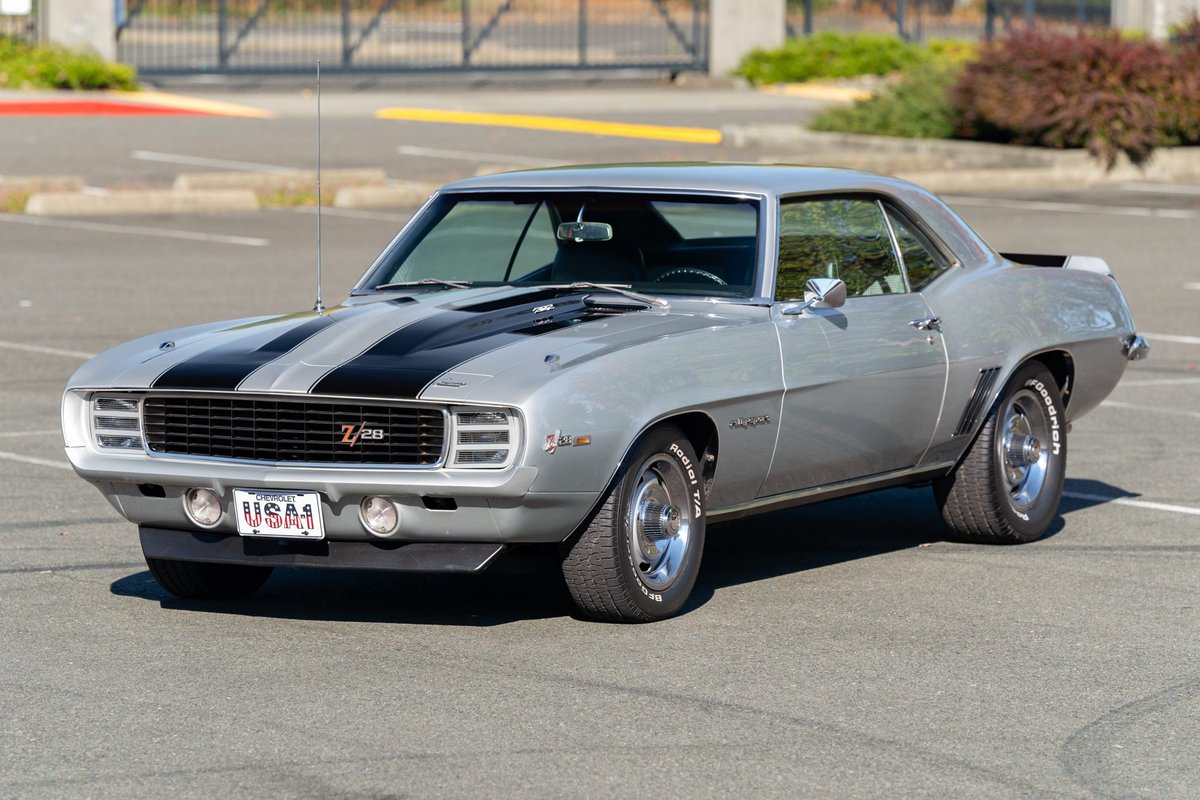 Bringatrailer's tweet photo. Now live at BaT Auctions: 1969 Chevrolet Camaro Z/28 RS Coupe 4-Speed. https://t.co/A1gcCSC0kE https://t.co/d4o46muWJj