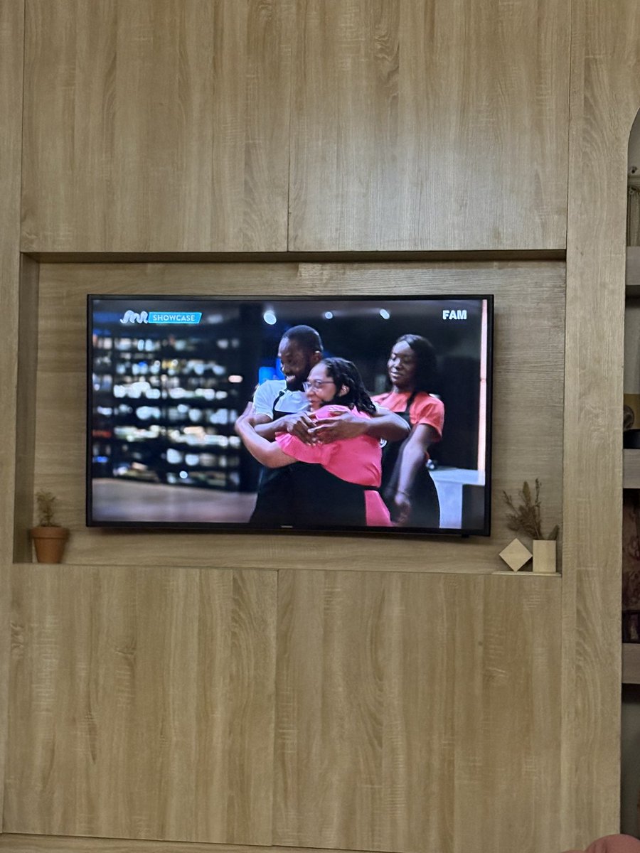IsabellaAdediji's tweet photo. Haaaa! Preye my guy aka Food Guy aka Everywhere good!

Baba, we’re going to miss you in the @masterchefngr kitchen.

This was very close. So grateful I get to cook again. 

I’m in the top 6 baby. 💃💃

#MasterChefNigeria #MasterChefNG #MCNSeason1 #TeamIsabella https://t.co/GgbavYBkl5