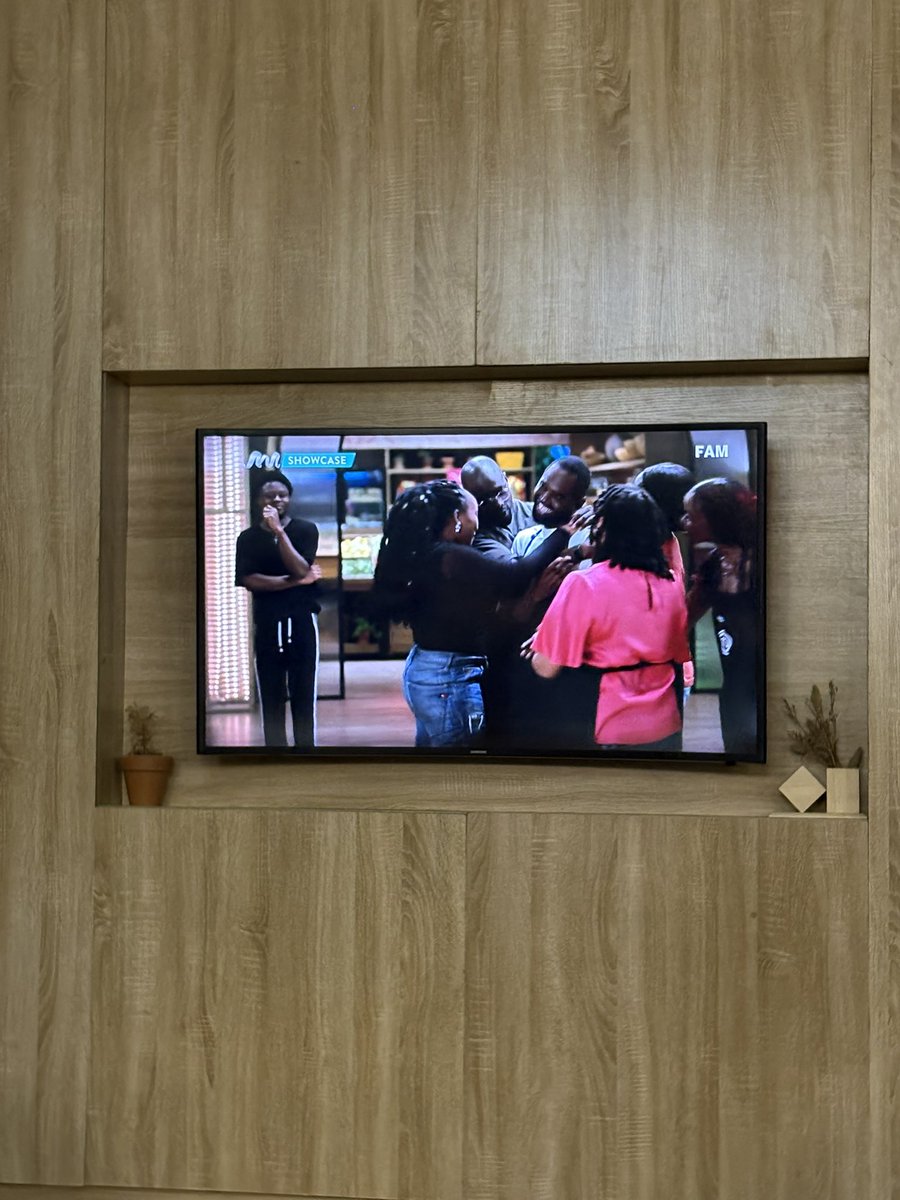 IsabellaAdediji's tweet photo. Haaaa! Preye my guy aka Food Guy aka Everywhere good!

Baba, we’re going to miss you in the @masterchefngr kitchen.

This was very close. So grateful I get to cook again. 

I’m in the top 6 baby. 💃💃

#MasterChefNigeria #MasterChefNG #MCNSeason1 #TeamIsabella https://t.co/GgbavYBkl5