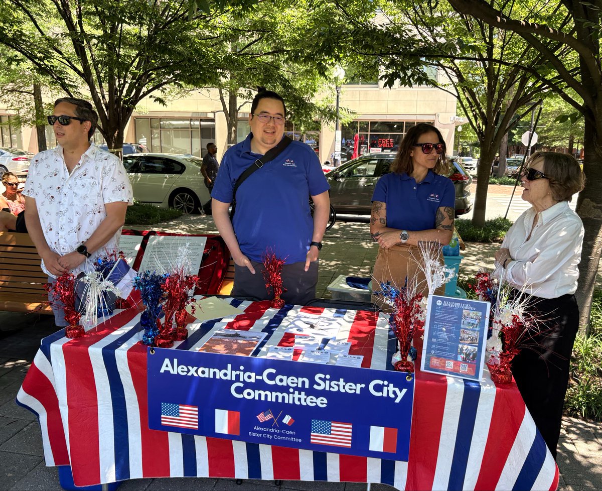 Kevin_Wensing's tweet photo. Thanks to the military personnel from @MDW_USARMY, @USCG &amp; @ArmyFifeandDrum, @USNavyHistory @AlexandriaVAGov, @SisterCitiesInt @AlexandriaVA &amp; many other organizations who joined together in Alexandria, Virginia to commemorate the 82nd anniversary of #D-Day. https://t.co/iM9KbSkCkO