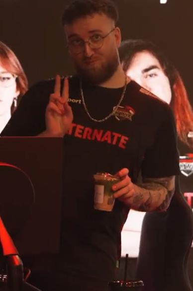 NuKeZ__'s tweet photo. @ATNattax @blossihere_ @jadeVLRNT @karina_wurm @caeliavl @fpsPuriTy @xypheX_ @favsevenVAL @favsevenVAL was eine chaya HAHAHAHA https://t.co/wM6P3x4JrV
