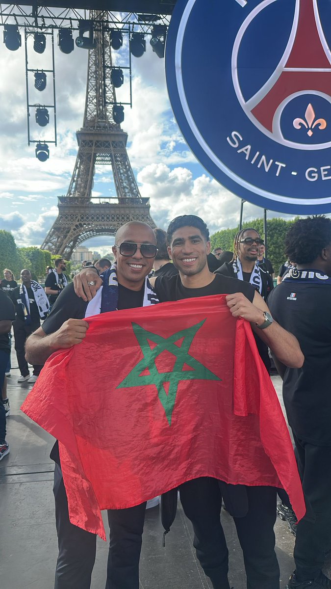 SCCR_212's tweet photo. Deux frères, deux légendes 🇲🇦 https://t.co/d9eKb3Zerf