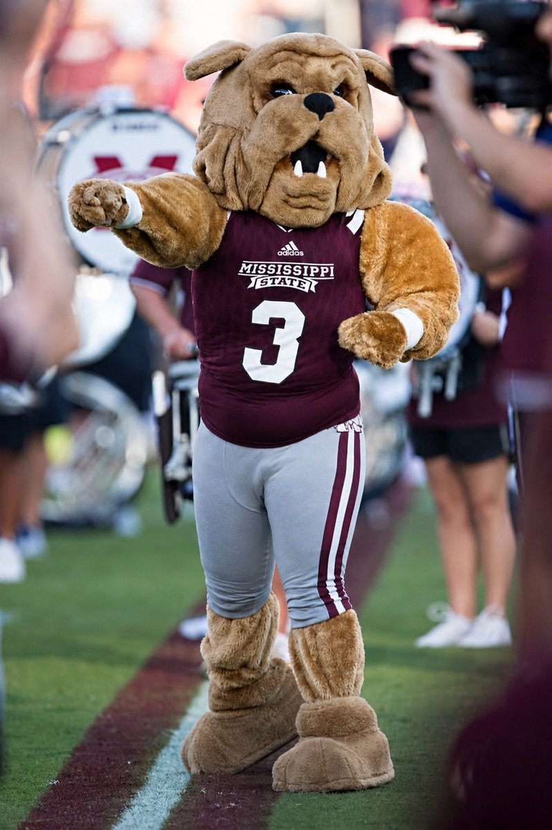 gleesedru's tweet photo. I will be at Mississippi States Top Dawg Camp today(invite only) @CoachCBell26 @CoachUno1 @licostie_nick5 @CoachTyWarren @CoachPDUB_ @CoachLacey24 @JBain247 @MacCorleone74 https://t.co/ETceWAboUR