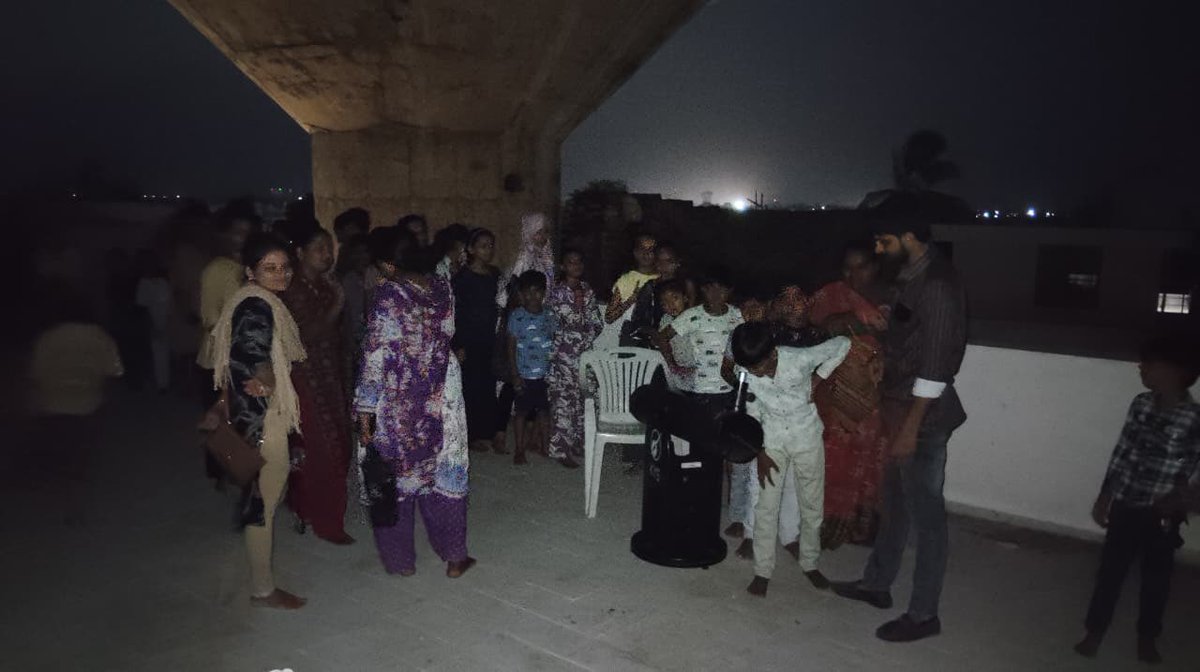 MDhrol's tweet photo. Rare Blue 🌑 Moon watching by telescope 🔭: Everyone enjoyed &amp; came to watch at md Mehta district science center dhrol (dist Jamnagar)@IndiaDST @dstGujarat @arjunmodhwadia @EduMinOfGujarat @narottamsahoo @CollectorJamngr @dharmesh0506 https://t.co/080rzmoQWf