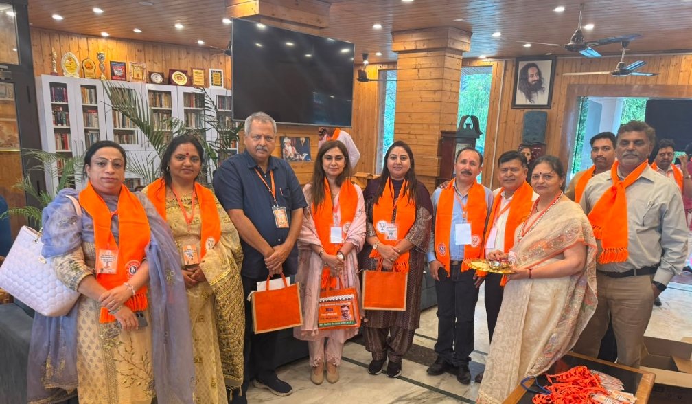 PoojaBrar3's tweet photo. पंडित दीनदयाल उपाध्याय प्रशिक्षण महाअभियान के अंतर्गत श्यामा प्रसाद मुखर्जी जिला के प्रशिक्षण वर्ग में सहभागी होने का अवसर प्राप्त हुआ। प्रशिक्षण के माध्यम से संगठन की विचारधारा, कार्यपद्धति एवं जनसेवा के मूल्यों को गहराई से समझने का अवसर मिला।
#BJPChandigarh 
#prashikshanshivir https://t.co/RVXZAJn3Hr