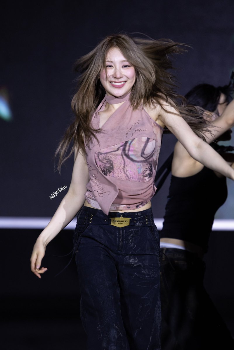 Smile_Jjaeyon's tweet photo. 20260527 성결대학교 축제

신나게 랫댄~

#이채연 #LEECHAEYEON
#노티온플 #NTOTD
#성결대학교 https://t.co/xEFRf1dafW