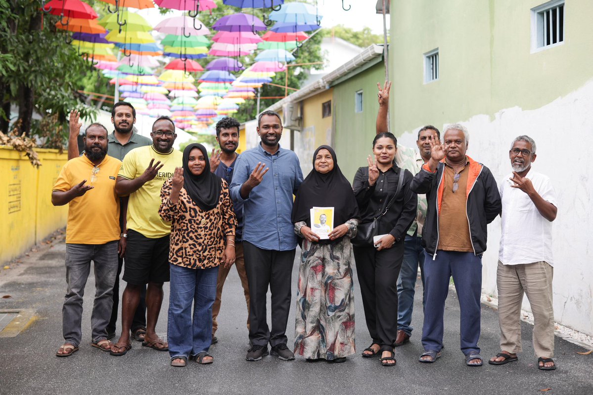 MickailNaseem's tweet photo. ފުވައްމުލަކު  ސިޓީ  އުތުރުންް  ގިނަ  ވާހަކަ  ތަކެއް.  ގިނަ  ޚިޔާލުތަކެއް. 3️⃣✅

#VoteMeekail
#Ithubaaru
#Meekail4CP https://t.co/Q5fM2rRf3M
