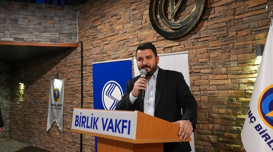 birlikvakfi_54's tweet photo. Birlik Akademi Bahar 2026 dönemi kapanış programını, kıymetli misafirlerimizin katılımıyla gerçekleştirdik.
Dönem boyunca yürütülen eğitim programları, söyleşiler ve akademik çalışmalar vesilesiyle verimli bir süreç geçirildi. Kapanış programı kapsamında dönem sertifikaları ve https://t.co/ZVX4gO8uDc