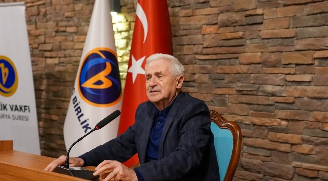 birlikvakfi_54's tweet photo. Birlik Akademi Bahar 2026 dönemi kapanış programını, kıymetli misafirlerimizin katılımıyla gerçekleştirdik.
Dönem boyunca yürütülen eğitim programları, söyleşiler ve akademik çalışmalar vesilesiyle verimli bir süreç geçirildi. Kapanış programı kapsamında dönem sertifikaları ve https://t.co/ZVX4gO8uDc