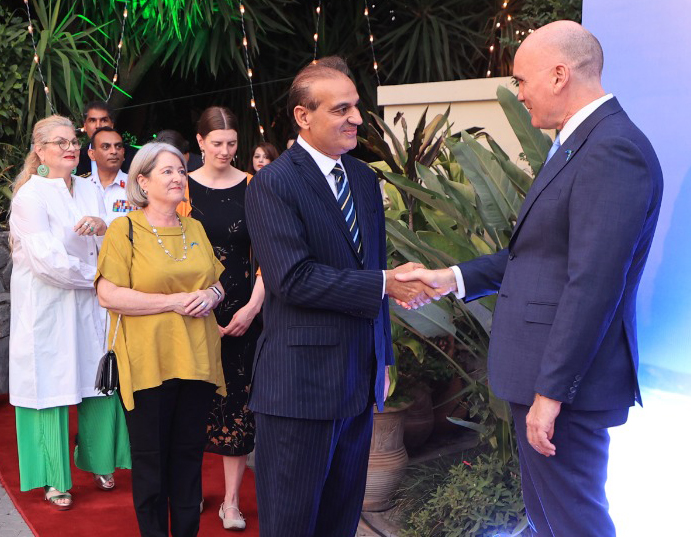 PostIslamabad's tweet photo. EDITOR DAILY ISLAMABAD POST WITH AUSTRALIAN HIGH COMMISSIONER https://t.co/4dG0J9kVzi