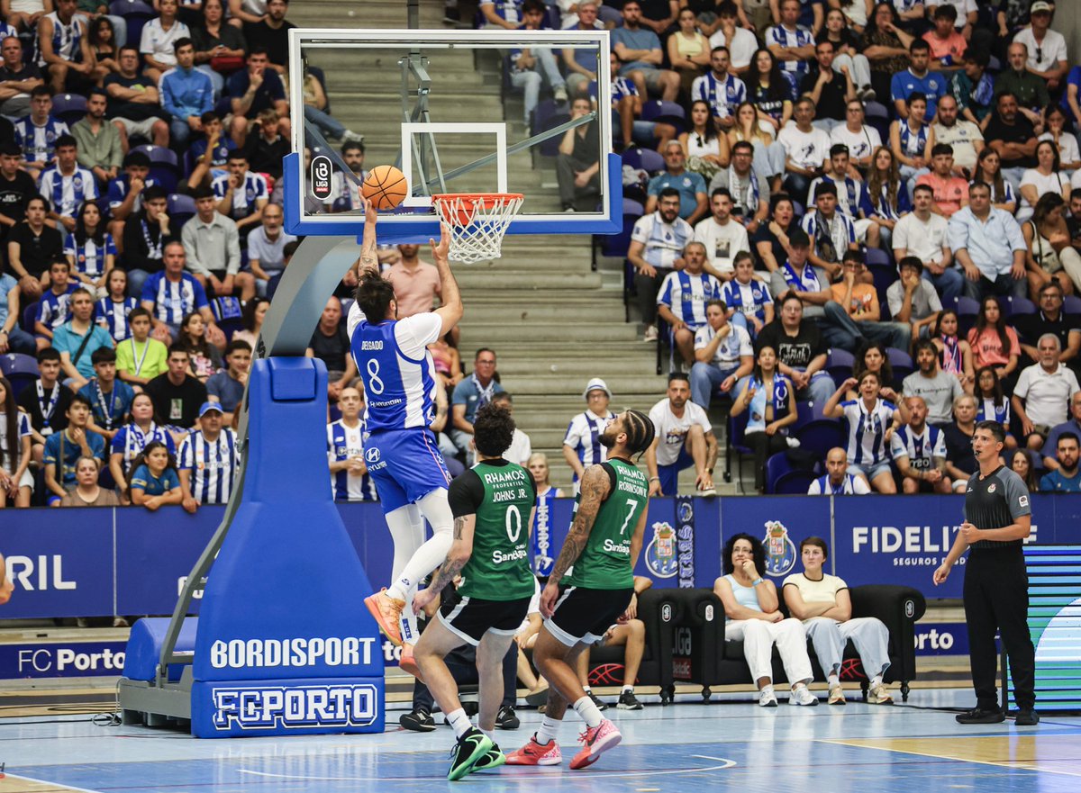 fpbasquetebol's tweet photo. 🏀 FC Porto 94-86 Sporting CP
🏆 #LigaBetclicMasculina | Meias-Finais - Jogo 4️⃣
📌 Dragão Arena
⭐ Cornelius Hudson (24pts, 13res, 3ast - 36.5val)
📊 https://t.co/QALuqyOg0q

#SomosBasquetebol https://t.co/SmSVQcAjm8