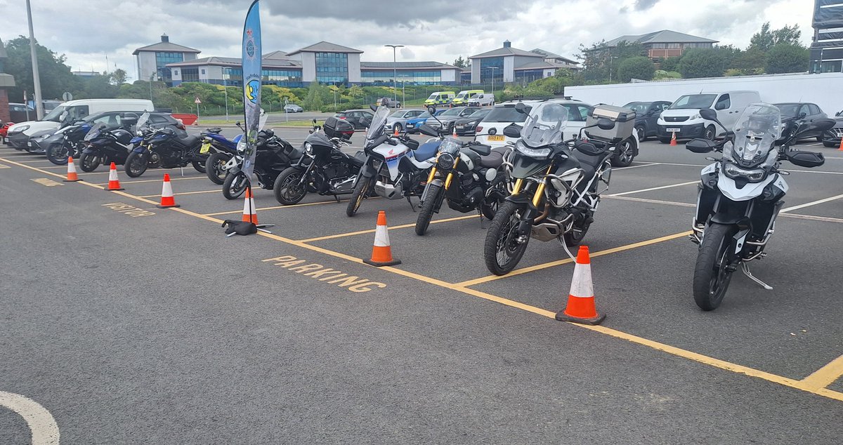 StaffsRoadHarm's tweet photo. Good day for the @StaffsPolice @BikesafeUK workshop. 11 riders came in for the class and observed rideout. All enjoyed it and picked up some tips to help upskill themselves.  The second half of the year is booking up now so get yours while there is still space. https://t.co/CIIGuZb3PF