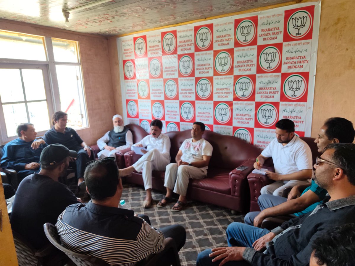bjpbudgam4's tweet photo. A high-level BJP organizational meeting was held today at the District Office in Budgam, immediately following the broadcast of PM Narendra Modi's monthly "Mann Ki Baat" address. https://t.co/9dGv0EkKOJ