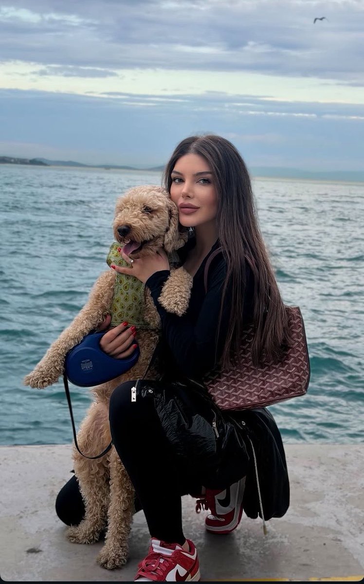 fabraley's tweet photo. Ana oğul onların güzellik https://t.co/cJIDXzWzNk