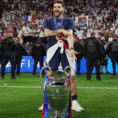 tofove's tweet photo. #NouvellePhotoDeProfil https://t.co/WjCFN5jyKS