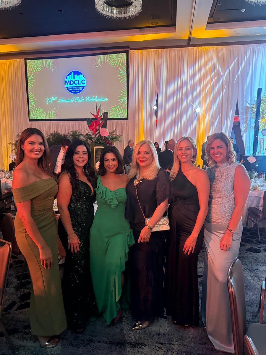 VoteMiamiDade's tweet photo. Supervisor Garcia was pleased to attend the 72nd Annual Gala of the Miami-Dade League of Cities and congratulate Fortuna Smukler on being sworn in as President. Looking forward to continued collaboration in service to Miami-Dade’s communities. #MDCLC https://t.co/O27YiTjM3Q