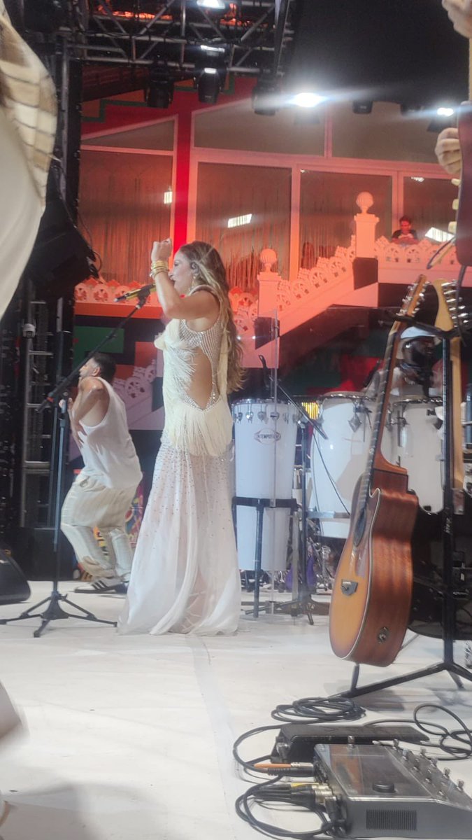 vibracaocl's tweet photo. Saudades do #SoulDRua! 🧡✨

Mais do que um show, o projeto celebrou a brasilidade e as raízes musicais de Claudia Leitte, além de nos presentear com um dos EPs mais incríveis de sua carreira. 🎶🔥

#ClaudiaLeitte #AxéMusic #SoulDRuaEP #Claudinha #Saudade #FãClubeClaudiaLeitte https://t.co/yjJP0KvzOQ