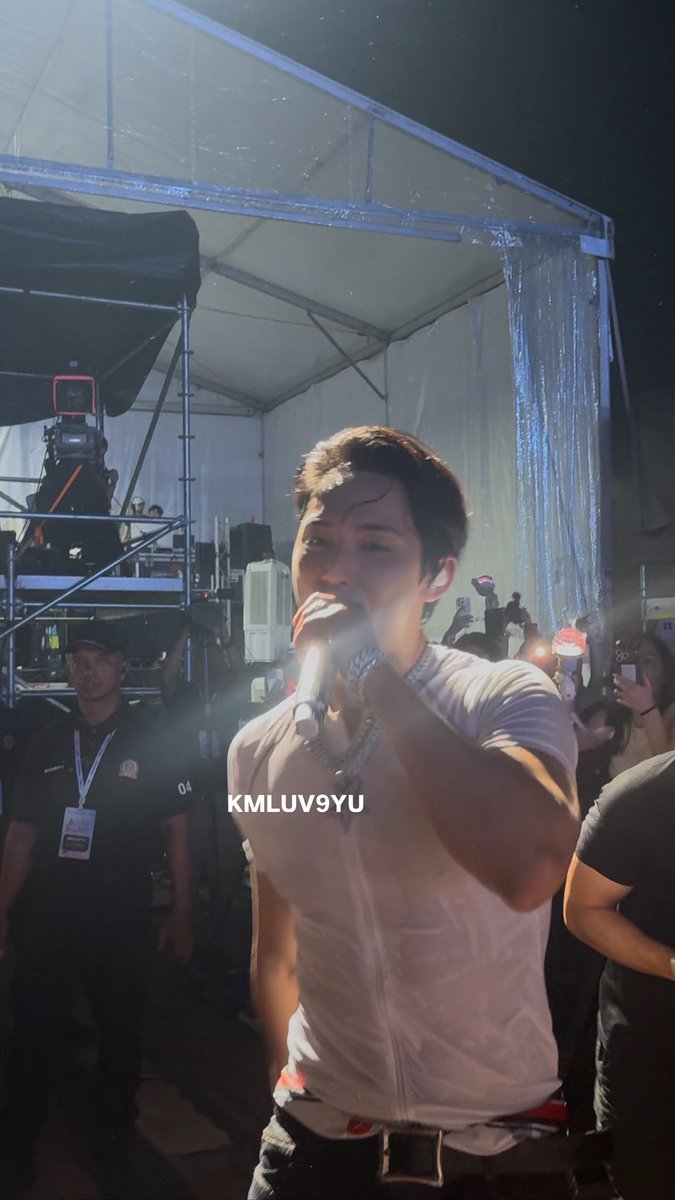 KMLUV9YU's tweet photo. BRO WAS LITERALLY RIGHT IN FRONT OF ME https://t.co/cwsJD6d5Nn