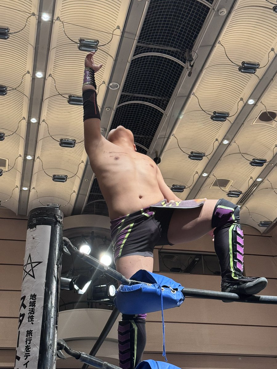 piddling_worker's tweet photo. WILLY選手を初生観戦しました
動きも良くいい選手ですね✨
試合後すぐに第2試合のセコンドへつき、率先して動いていたのが印象的

#bjw
#puzzle_pw
#旋風の小さな巨人 https://t.co/10qR2Xd2Gd