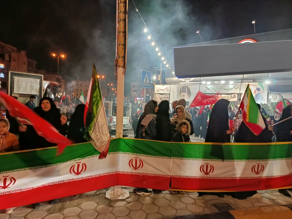 sarbazfa's tweet photo. شب‌های ایران؛ صدای همدلی، تصویر وحدت و نشونه‌ای از قدرت مردمی که همیشه پای کشورشون هستن.
#IranianOnIt
#خیابان_ایران https://t.co/p6KX3lpv8t