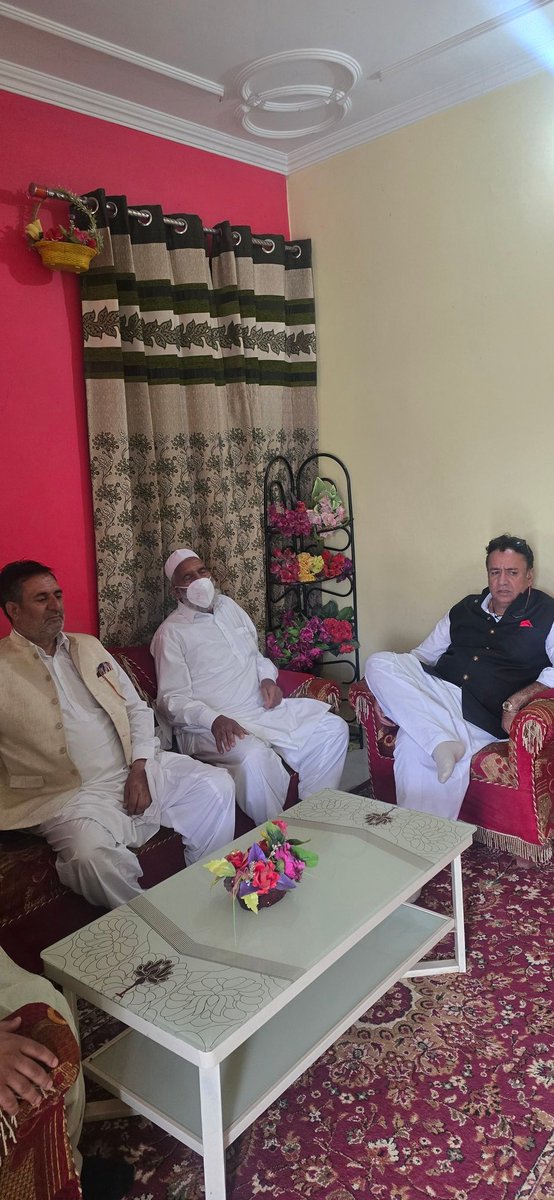 chzulfkarali's tweet photo. Visited kotedhara to know about the health of grandson of Abdul Rashid Mughal ji, who is not well for quite somtime, pray to Allha for his early recovery. https://t.co/i1tQ5NQxZq