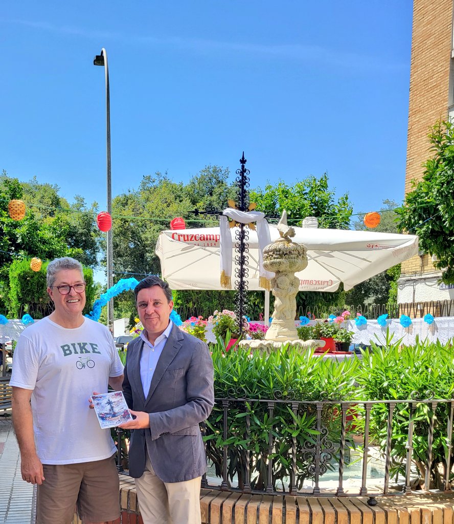 Dto_Norte's tweet photo. 👏🏻Magnífica jornada de convivencia en la final del III Memorial de Dominó Manuel Tamairón Bravo de la Urbanización ALMER. Los más pequeños también han disfrutado con actividades de dibujo. Gracias a José Andrés su Pdte. y a todos los que mantenéis vivas nuestras tradiciones. https://t.co/4OLTc2XsRh
